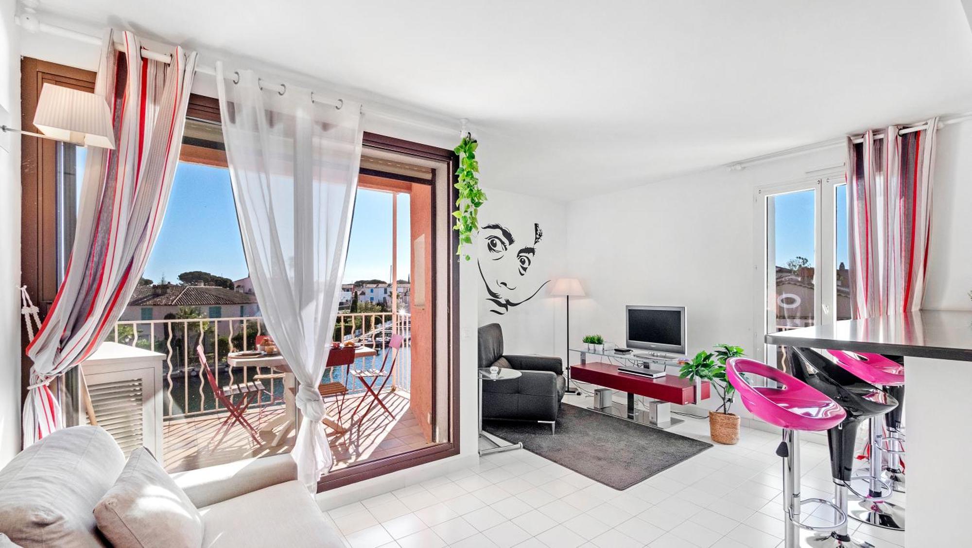 Casa Nostra, Port-Grimaud, Vue Sur Les Canaux Exterior foto